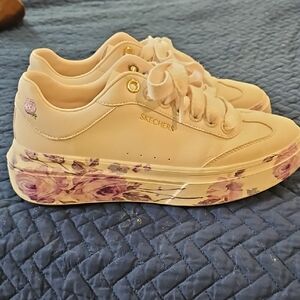 Skechers Cream and Purple Sneakers with Translucent Sole